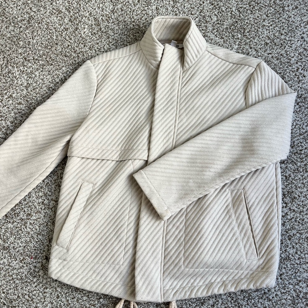 Women’s Cream Zip Up Jacket